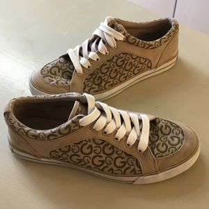 Guess Goulala Signature Sneakers 8.5